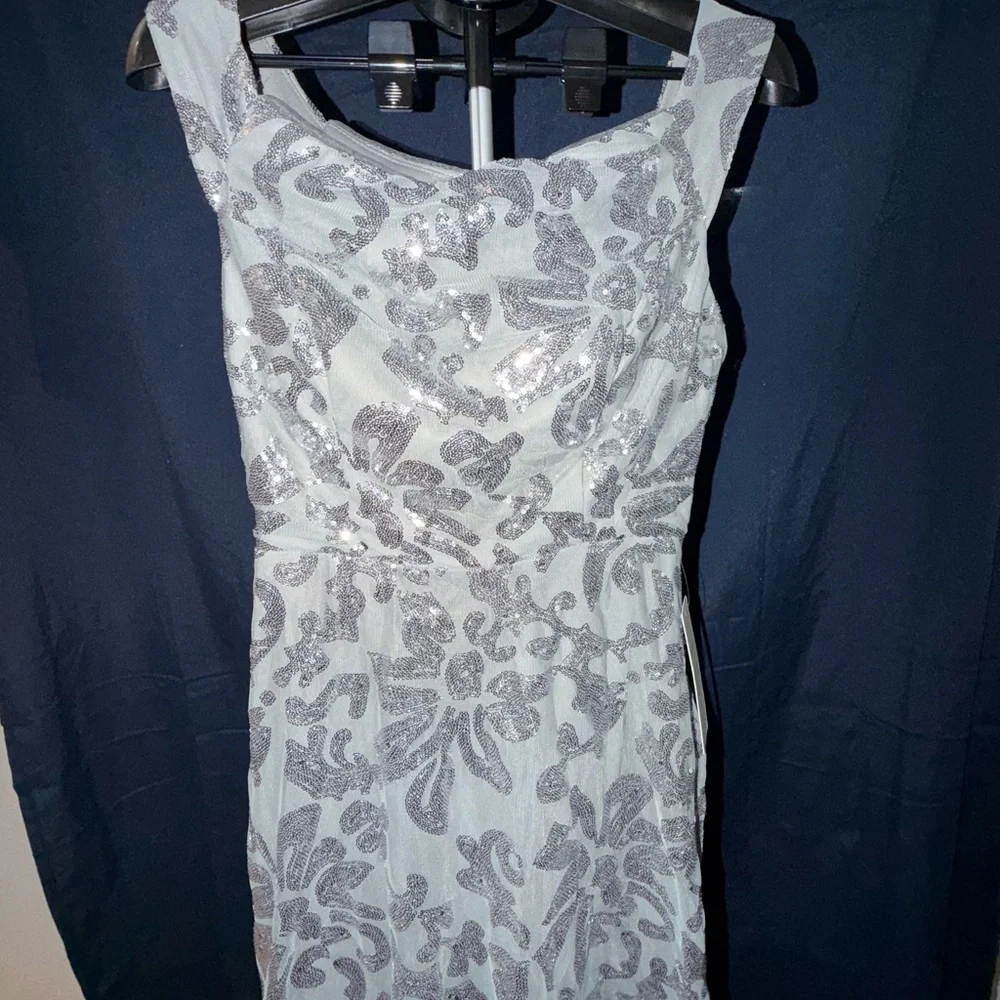 ✨ Silver Sequin Evening Gown – Size 12 – Formal / Prom / Gala Dress ✨ - Picture 2 of 10